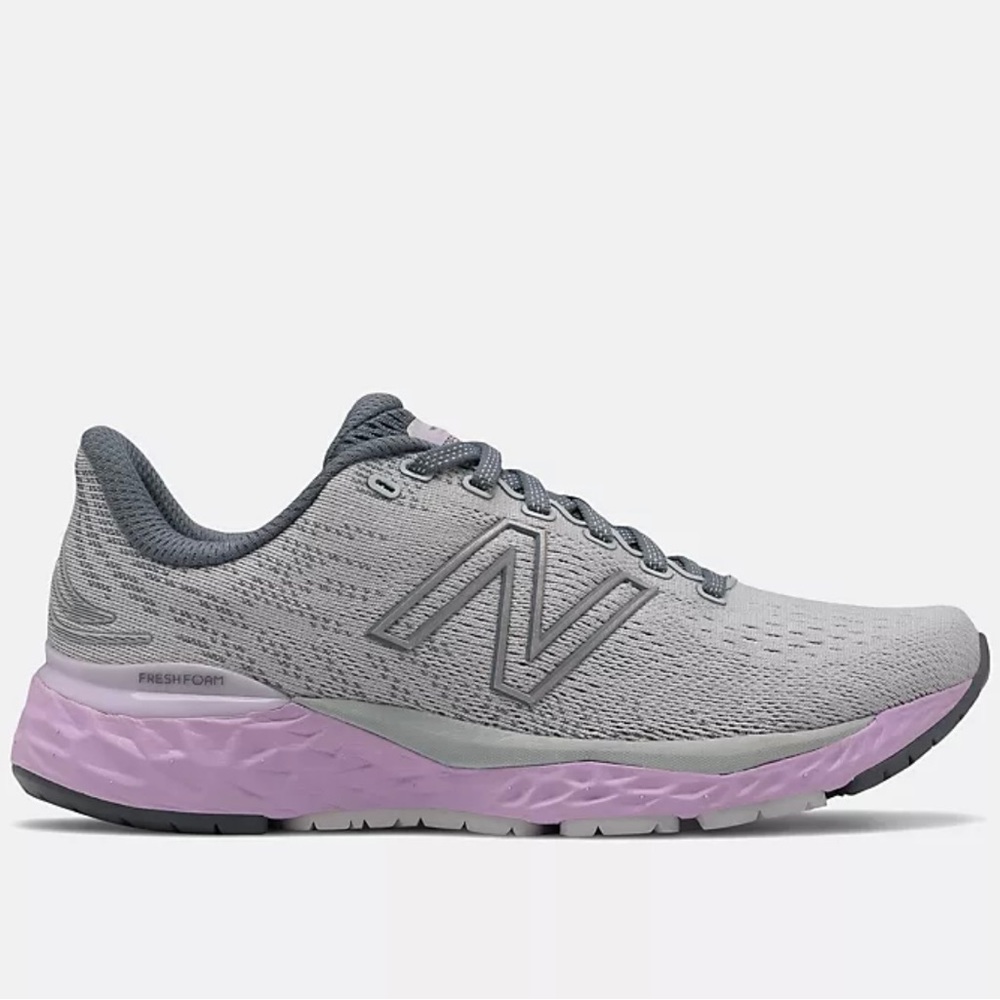 Womens New Balance 880v 11 size 8 B